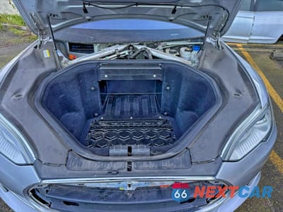 Zdjęcie 7 z 10 samochodu: 2013 TESLA MODEL S VIN:5YJSA1CN1DFP26170 - miniatura