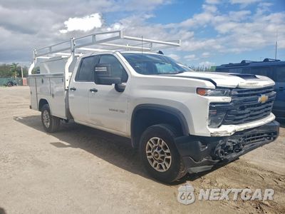 Czwarte zdjęcie samochodu z boku: 2025 CHEVROLET SILVERADO K2500 HEAVY DUTY VIN:1GB2KLE73SF287560 - miniatura