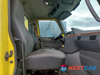 Piąte zdjęcie samochodu w środku: 2018 INTERNATIONAL RH613 SEMI TRUCK VIN:3HSDWTZR9JN074438 - miniatura