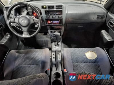 Zdjęcie 8 z 13 samochodu: 2000 TOYOTA RAV4 VIN:JT3HP10V9Y7171577 - miniatura