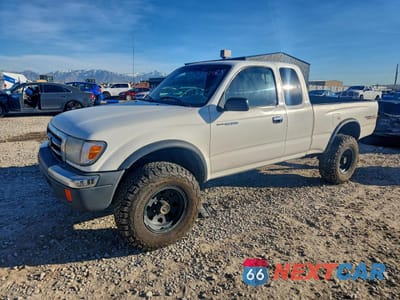 1999 TOYOTA TACOMA XTRACAB 4TAWN72N1XZ562939 - główne zdjęcie licytacji z USA - miniatura