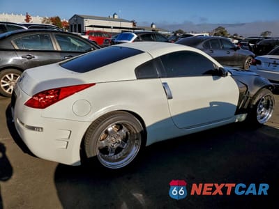 Trzecie zdjęcie samochodu z tyłu: 2008 NISSAN 350Z COUPE VIN:JN1BZ34D38M703645 - miniatura