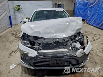 Piąte zdjęcie samochodu w środku: 2023 TOYOTA CAMRY LE VIN:4T1C11BK9PU098068 - miniatura