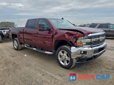 Czwarte zdjęcie samochodu z boku: 2016 CHEVROLET SILVERADO K2500 HEAVY DUTY LT VIN:1GC1KVEG8GF307764 - miniatura
