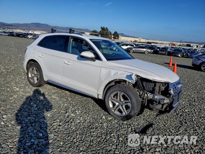 Czwarte zdjęcie samochodu z boku: 2019 AUDI Q5 PREMIUM VIN:WA1ANAFY6K2111226 - miniatura