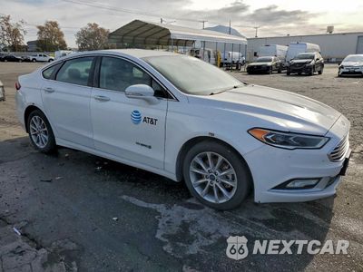 Czwarte zdjęcie samochodu z boku: 2017 FORD FUSION SE HYBRID VIN:3FA6P0LU6HR409156 - miniatura