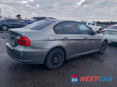 Trzecie zdjęcie samochodu z tyłu: 2009 BMW 328 XI SULEV VIN:WBAPK53539A644156 - miniatura