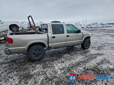 Trzecie zdjęcie samochodu z tyłu: 2002 CHEVROLET S TRUCK S10 VIN:1GCDT13W82K211548 - miniatura