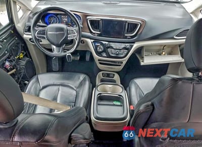 Zdjęcie 8 z 13 samochodu: 2017 CHRYSLER PACIFICA TOURING L VIN:2C4RC1BG2HR820855 - miniatura