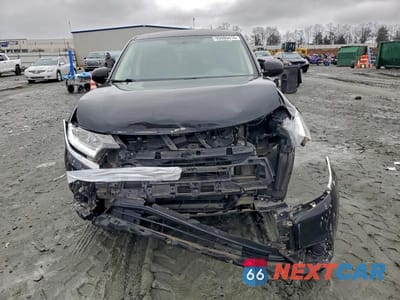 Piąte zdjęcie samochodu w środku: 2018 MITSUBISHI OUTLANDER ES VIN:JA4AD2A32JZ003602 - miniatura
