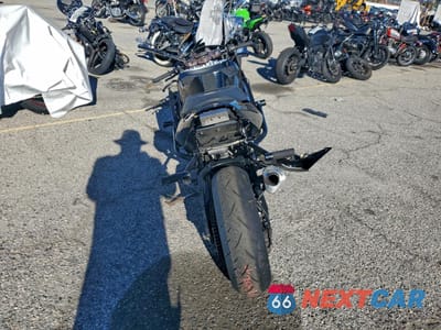 Czwarte zdjęcie samochodu z boku: 2004 SUZUKI GSX-R600 K VIN:JS1GN7CA842106049 - miniatura