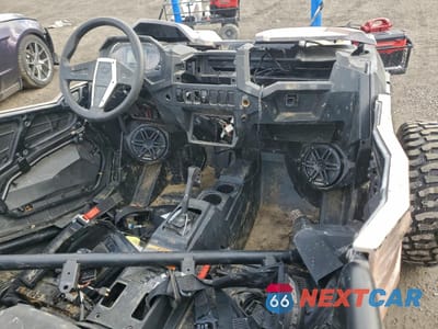 Piąte zdjęcie samochodu w środku: 2021 POLARIS RZR TURBO S 4 VELOCITY VIN:3NSPAE925MF587184 - miniatura