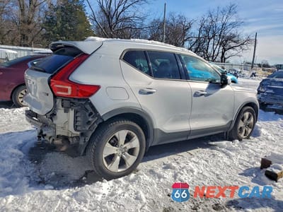 Trzecie zdjęcie samochodu z tyłu: 2020 VOLVO XC40 T5 MOMENTUM VIN:YV4162UK7L2203340 - miniatura