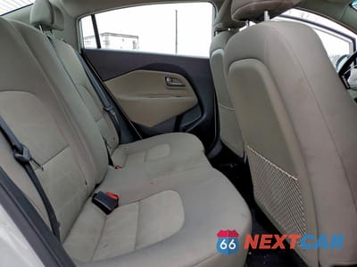 Zdjęcie 10 z 13 samochodu: 2016 KIA RIO LX VIN:KNADM4A31G6637697 - miniatura