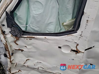 Zdjęcie 7 z 13 samochodu: 2018 NISSAN NV 2500 DELIVERY VAN VIN:1N6BF0LYXJN814361 - miniatura