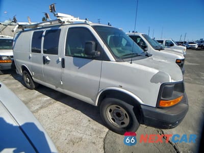 Czwarte zdjęcie samochodu z boku: 2012 CHEVROLET EXPRESS UTILITY / SERVICE VAN VIN:1GCWGFCB9C1116835 - miniatura