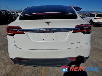Zdjęcie 6 z 14 samochodu: 2021 TESLA MODEL X VIN:5YJXCDE24MF321599 - miniatura