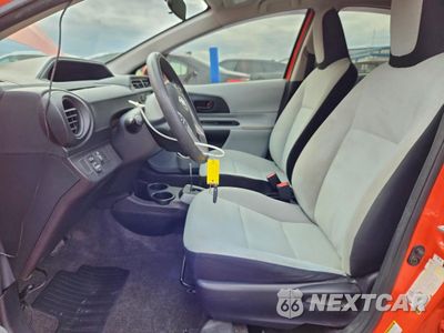 Zdjęcie 7 z 13 samochodu: 2014 TOYOTA PRIUS C VIN:JTDKDTB32E1070302 - miniatura