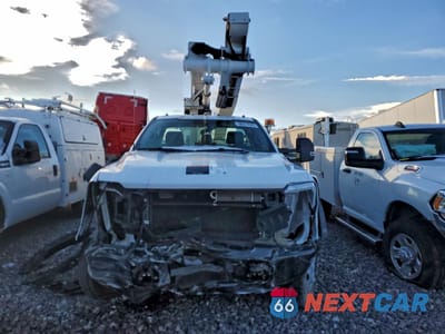 Piąte zdjęcie samochodu w środku: 2025 FORD F550 SUPER DUTY BUCKET TRUCK VIN:1FDUF5HT4SDA06564 - miniatura
