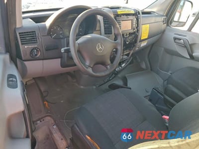 Zdjęcie 8 z 13 samochodu: 2018 MERCEDES-BENZ SPRINTER 2500 V6 TDSL CARGO 3.0L STANDARD ROOF VIN:WD3PE7CD9JP625815 - miniatura