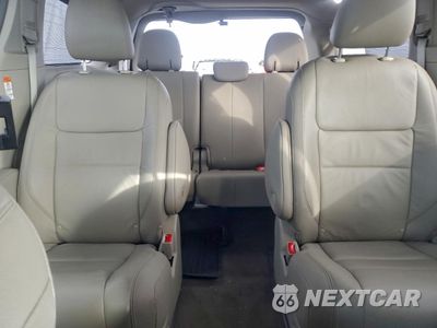 Zdjęcie 10 z 16 samochodu: 2017 TOYOTA SIENNA XLE VIN:5TDDZ3DC7HS185685 - miniatura