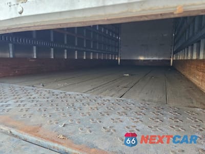 Zdjęcie 11 z 13 samochodu: 2019 ISUZU NRR BOX TRUCK VIN:JALE5W169K7302084 - miniatura