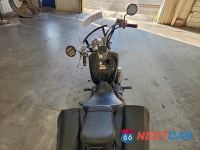 Zdjęcie 6 z 10 samochodu: 2020 HONDA VT750 C VIN:JH2RC5001LK600585 - miniatura