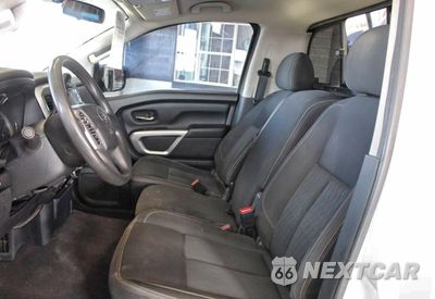Zdjęcie 9 z 10 samochodu: 2017 NISSAN TITAN S VIN:1N6AA1R87HN548279 - miniatura