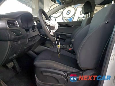 Zdjęcie 7 z 14 samochodu: 2020 KIA SORENTO S VIN:5XYPG4A57LG620399 - miniatura