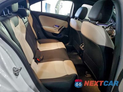 Zdjęcie 10 z 13 samochodu: 2021 MERCEDES-BENZ A 35 AMG VIN:W1K3G5BB1MJ318736 - miniatura