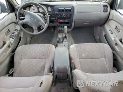 Zdjęcie 8 z 13 samochodu: 2002 TOYOTA TACOMA DOUBLE CAB VIN:5TEHN72N92Z135471 - miniatura