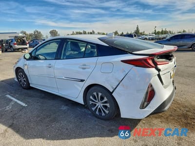Drugie zdjęcie samochodu z przodu: 2021 TOYOTA PRIUS PRIME LE VIN:JTDKAMFP5M3190979 - miniatura