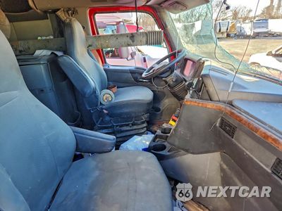 Piąte zdjęcie samochodu w środku: 2018 INTERNATIONAL LT625 VIN:3HSDZAPR1JN205084 - miniatura
