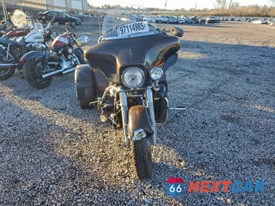 Drugie zdjęcie samochodu z przodu: 2013 HARLEY-DAVIDSON FLHTCUTG TRI GLIDE ULTRA CLASSIC VIN:1HD1MAM23DB852233 - miniatura