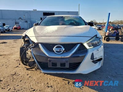 Piąte zdjęcie samochodu w środku: 2017 NISSAN MAXIMA 3.5S VIN:1N4AA6AP9HC424809 - miniatura