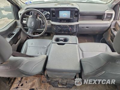 Zdjęcie 8 z 13 samochodu: 2023 FORD F550 SUPER DUTY VIN:1FD0W5HN3PEC11472 - miniatura