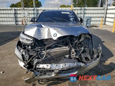 Piąte zdjęcie samochodu w środku: 2021 BMW X4 M COMPETITION VIN:5YMUJ0C03M9H17580 - miniatura