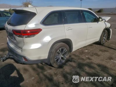 Trzecie zdjęcie samochodu z tyłu: 2018 TOYOTA HIGHLANDER LE VIN:5TDBZRFHXJS871082 - miniatura