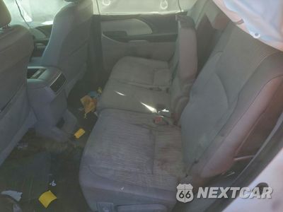 Zdjęcie 13 z 14 samochodu: 2018 TOYOTA HIGHLANDER LE VIN:5TDBZRFHXJS871082 - miniatura