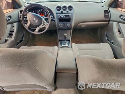 Zdjęcie 8 z 14 samochodu: 2010 NISSAN ALTIMA BASE VIN:1N4AL2AP2AN477042 - miniatura