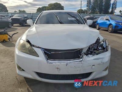 Piąte zdjęcie samochodu w środku: 2008 LEXUS IS 350 VIN:JTHBE262975014974 - miniatura