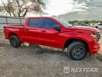 Czwarte zdjęcie samochodu z boku: 2025 CHEVROLET SILVERADO K1500 CUSTOM VIN:3GCPKBEK0SG373732 - miniatura