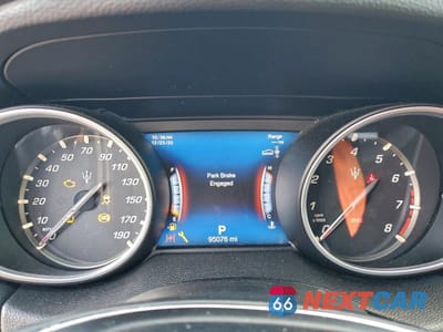 Zdjęcie 9 z 12 samochodu: 2018 MASERATI LEVANTE VIN:ZN661XUA3JX296092 - miniatura