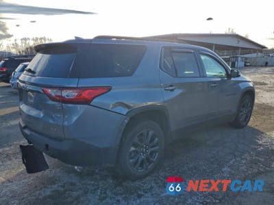 Trzecie zdjęcie samochodu z tyłu: 2021 CHEVROLET TRAVERSE RS VIN:1GNEVJKW1MJ239711 - miniatura