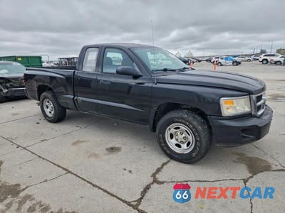 Czwarte zdjęcie samochodu z boku: 2011 DODGE DAKOTA ST VIN:1D7RE2BK5BS623260 - miniatura