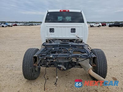 Zdjęcie 6 z 12 samochodu: 2020 RAM 2500 4WD V8 CREW CAB 6.4L VIN:3C6UR5HJ0LG111432 - miniatura