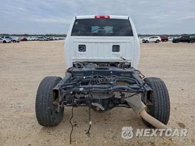 Zdjęcie 6 z 12 samochodu: 2020 RAM 2500 4WD V8 CREW CAB 6.4L VIN:3C6UR5HJ0LG111432 - miniatura