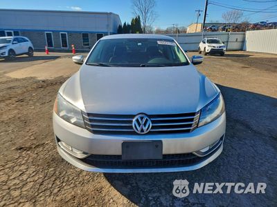 Piąte zdjęcie samochodu w środku: 2015 VOLKSWAGEN PASSAT S VIN:1VWAT7A32FC114504 - miniatura
