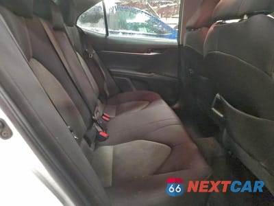 Zdjęcie 10 z 12 samochodu: 2018 TOYOTA CAMRY L VIN:4T1B11HK4JU103364 - miniatura
