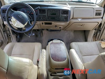 Zdjęcie 8 z 12 samochodu: 2005 FORD EXCURSION LIMITED VIN:1FMNU43S65EC66305 - miniatura
